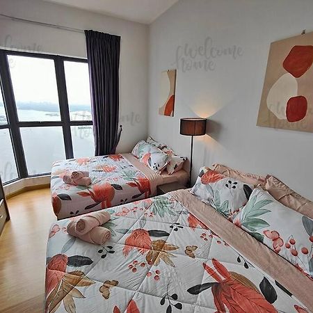 Bay Laurel, Country Garden Danga Bay Homestay By Welcome Home Johor Bahru Kültér fotó
