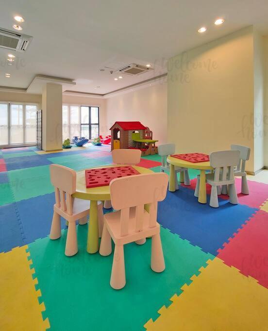 Bay Laurel, Country Garden Danga Bay Homestay By Welcome Home Johor Bahru Kültér fotó