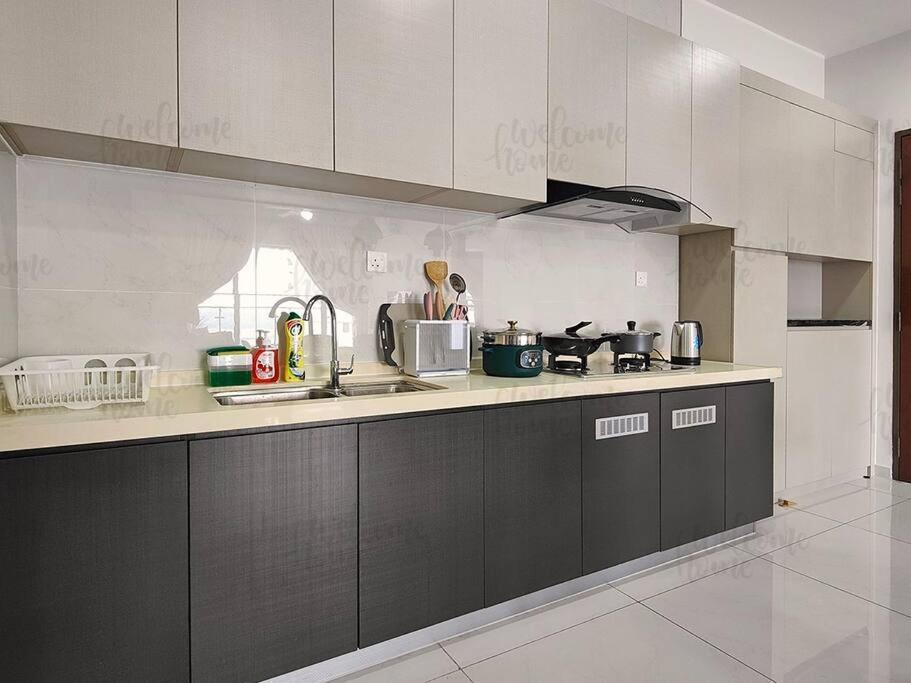 Bay Laurel, Country Garden Danga Bay Homestay By Welcome Home Johor Bahru Kültér fotó